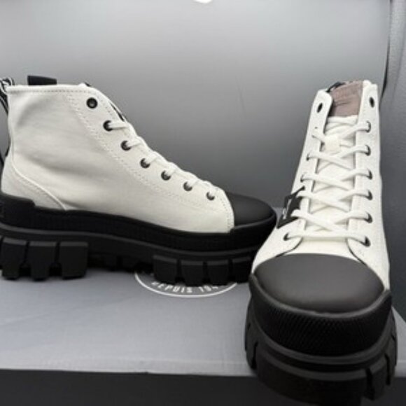 NWB Palladium Womens Revolt Hi TX Sneakers Size 9 White Black Ankle Boot - Picture 1 of 11